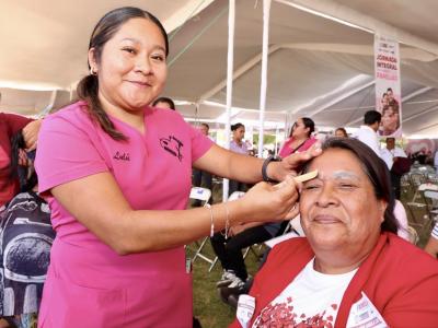 SEDIF fortalece atenci&oacute;n a familias de la Sierra Negra con nuevos apoyos.