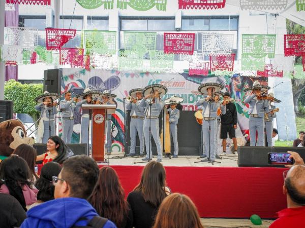 Con identidad mexicana, UTTECAM da bienvenida a su comunidad universitaria