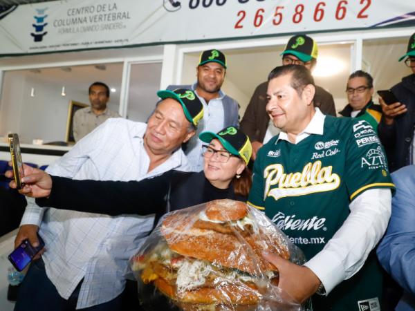 Béisbol une familias y en Puebla se vive con gran emoción