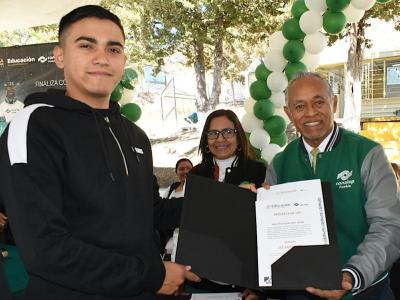 Entrega Conalep 30 t&iacute;tulos profesionales en el plantel Serd&aacute;n