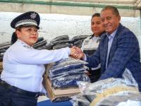 Polic&iacute;a Auxiliar concluye entrega de uniformes a personal operativo y m&eacute;dico