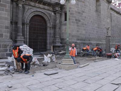 Rehabilita Gobierno del Estado el atrio de la Catedral poblana