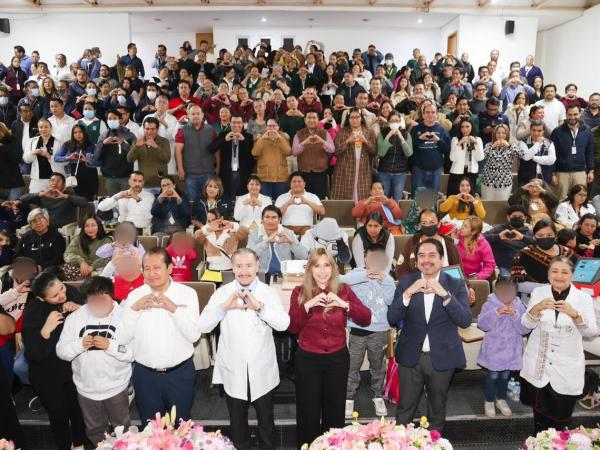 Niñas y niños poblanos escuchan por primera vez gracias al SEDIF