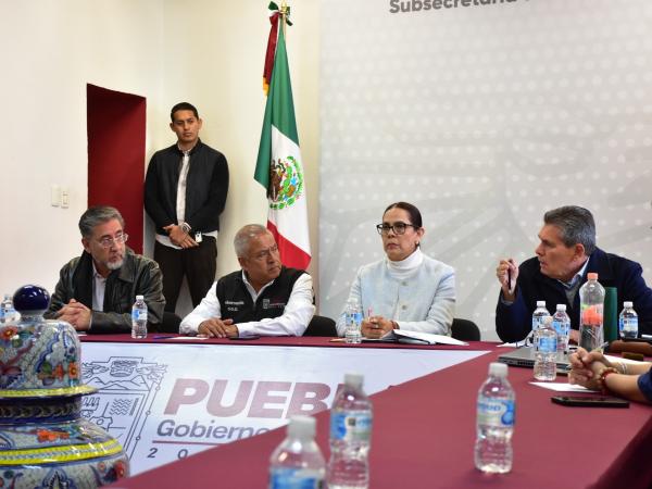 Gobierno del Estado mantiene diálogo con normalistas de Teteles