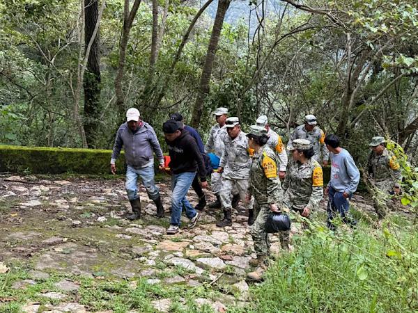 Fuerzas Armadas y Gobierno de Puebla reconstruyen en la Sierra Norte