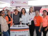 Puebla impulsa liderazgo femenino con capacitaci&oacute;n a Tejedoras de la Patria