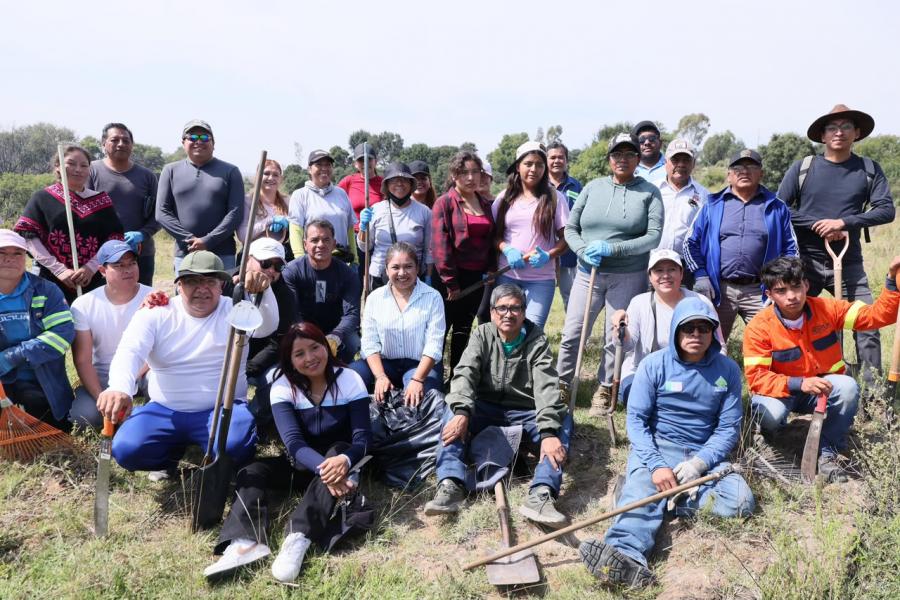 Gobierno estatal participa en jornada para sanear el río Atoyac.