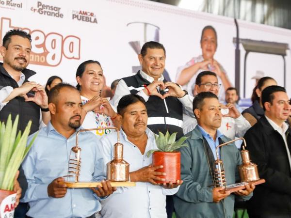 Mega entrega de apoyos al campo, acto de justicia en Puebla