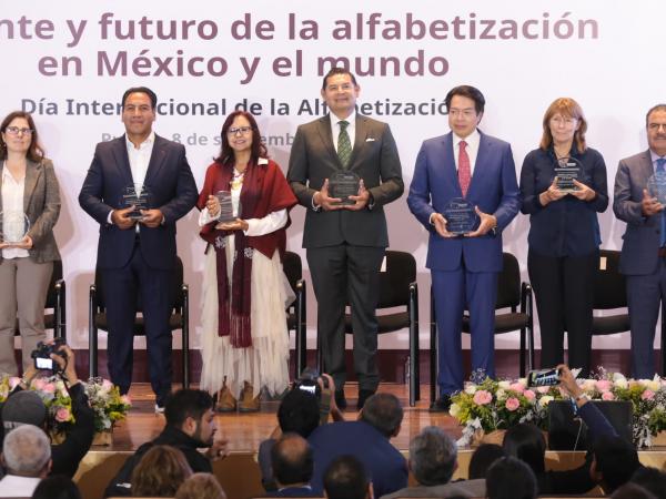 Con la presidenta Sheinbaum, México levantará la Bandera Blanca: Mario Delgado