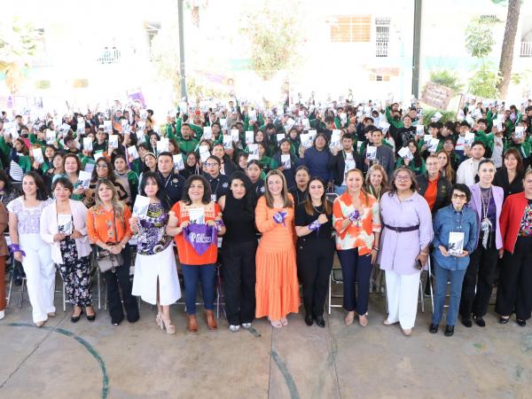 Mujeres y juventudes impulsan entornos digitales seguros en Puebla