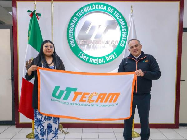 Abandera UTTECAM a estudiante por estancia científica en la Universidad de Cádiz