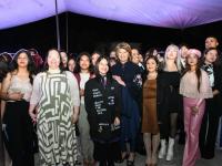 Impulsa UTH el talento en moda con pasarela de más de 200 prendas