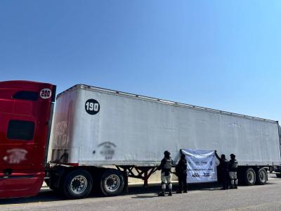 Polic&iacute;a Estatal y Guardia Nacional recuperan tractocami&oacute;n robado