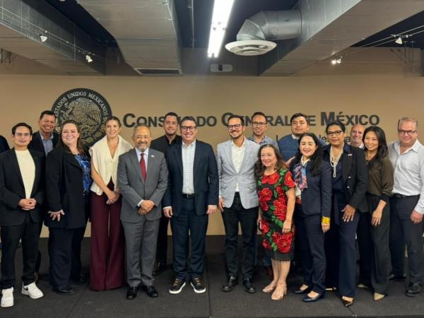 Secretaría de Desarrollo Turístico de Puebla se reúne con agencias de viajes en Los Ángeles