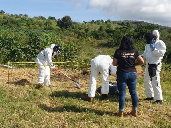 Gobierno del Estado participa en exhumación de canino en Malacatepec