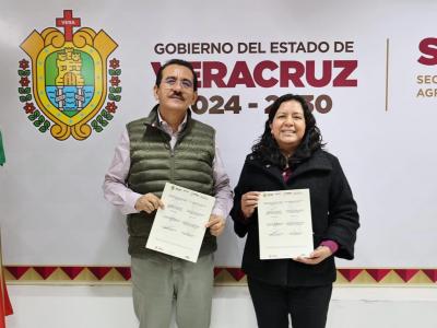 Puebla y Veracruz firman convenio de internaci&oacute;n ap&iacute;cola 2026