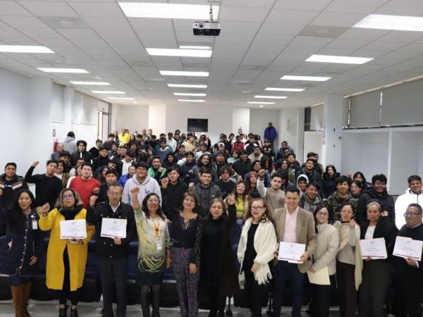 Destacan especialistas la importancia de aprovechar las becas estudiantiles