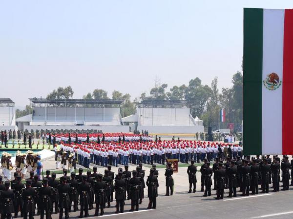 Realizan con éxito ensayo general del Desfile Cívico-Militar del 5 de Mayo