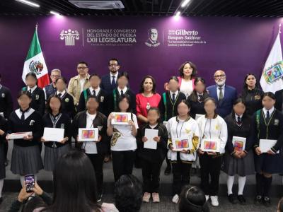 J&oacute;venes ind&iacute;genas ponen en alto a Puebla en Olimpiada de Matem&aacute;ticas