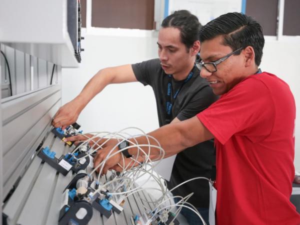 Puebla se consolida como referente en innovación industrial y educación técnica