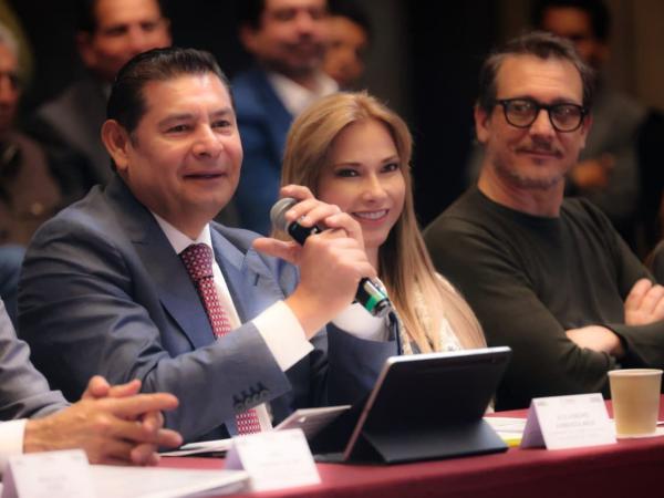 Puebla referente internacional en innovación y cultura con Festival Glow México