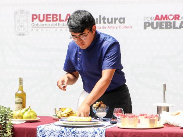 Zacapoaxtla crea plataforma digital para impulsar experiencia gastronómica del Chile en Nogada