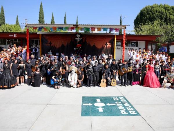 La Secretaría de Bienestar fortalece valores y tradiciones en la comunidad escolar
