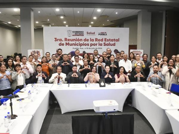 En conjunto, gobierno federal y estatal fortalecen política de salud integral para poblanas
