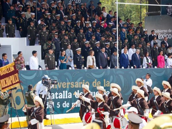 En unidad, con patriotismo y orden se realzó el desfile del 5 de mayo