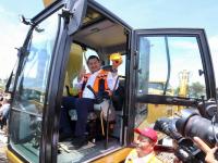 Gobierno Estatal transforma los 217 municipios con m&oacute;dulos de maquinaria