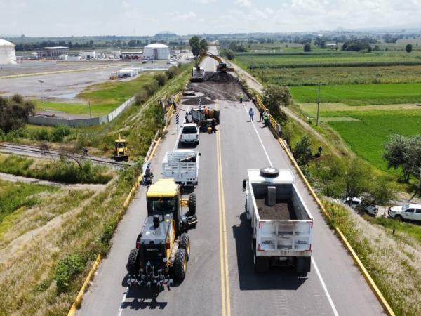En tiempo récord, Gobierno Estatal concluirá reparación de socavón en carretera al aeropuerto