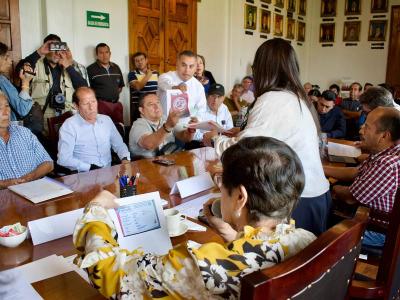 Atiende gobierno estatal problemática de transporte público y mercantil en Teziutlán
