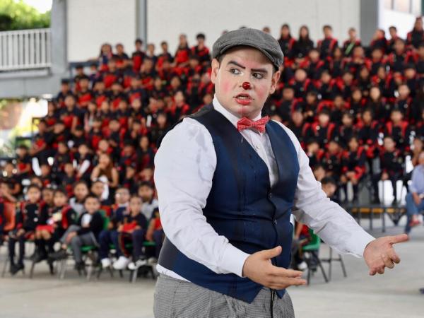 SEDIF lleva Circo de Valores y Unión Familiar a escuelas poblanas