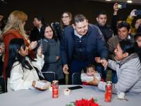 Miles de poblanas y poblanos conviven en armonía navideña con el gobernador Alejandro Armenta