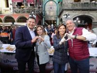 En un ambiente de paz, celebran gobierno estatal y municipal r&eacute;cord guinness de rosca monumental