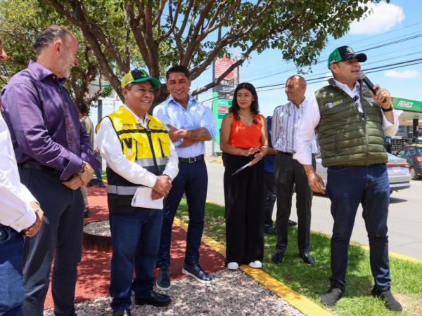 Con maquinaria propia y respaldo federal, Gobierno Estatal transforma vialidades en Puebla 