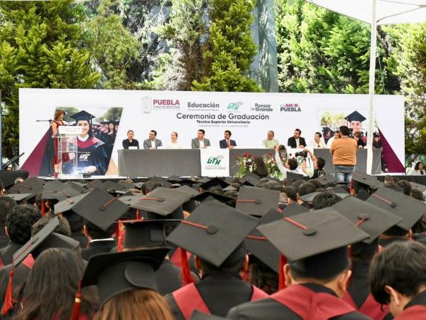 UTH gradúa a TSU que serán protagonistas de la transformación
