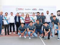 J&oacute;venes de la Casa del Adolescente conviven con futbolistas del Club Puebla