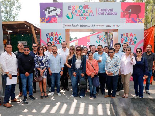Empresario  de CANIRAC, CANAGRAF y CICEPAC disfrutan de La Feria de Puebla 2026