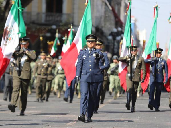 Reconoce gobierno estatal legado humanista de la Revolución Mexicana con desfile cívico-militar