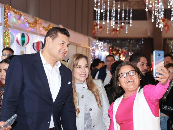 Alrededor de 300 mil personas disfrutaron del festival navideño "Por Amor A Puebla”