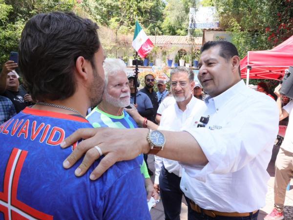 Armenta Mier mantiene cercan&iacute;a con la gente y encabeza por tercer d&iacute;a consecutivo vigilancia para una Semana Santa Segura