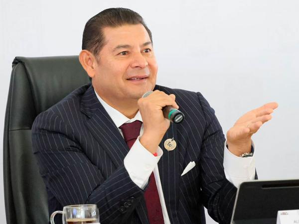 Aumento en recaudación se refleja en mejores obras para familias poblanas: Armenta