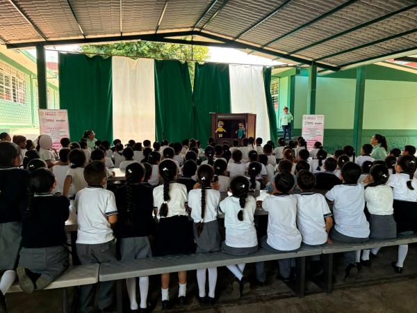 SEDIF promueve hogares seguros mediante talleres y pl&aacute;ticas educativas