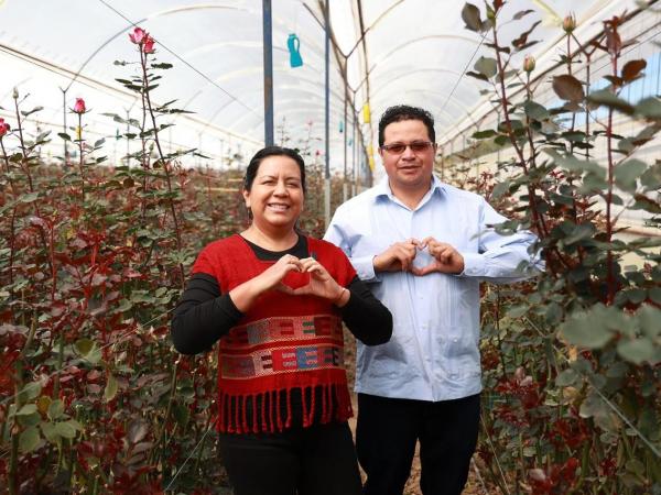 Gobierno de Puebla impulsa el consumo local de la rosa poblana