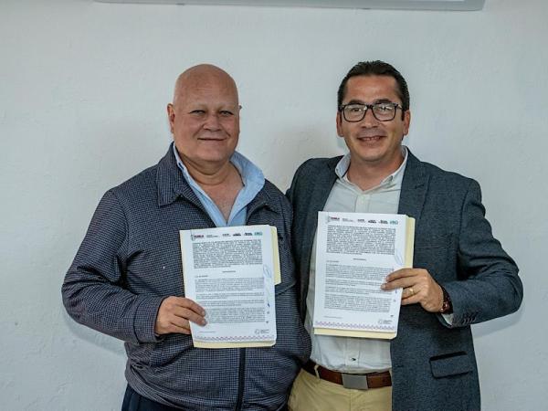 Signan Convenio Universidad Tecnológica de Tehuacán e ICATEP