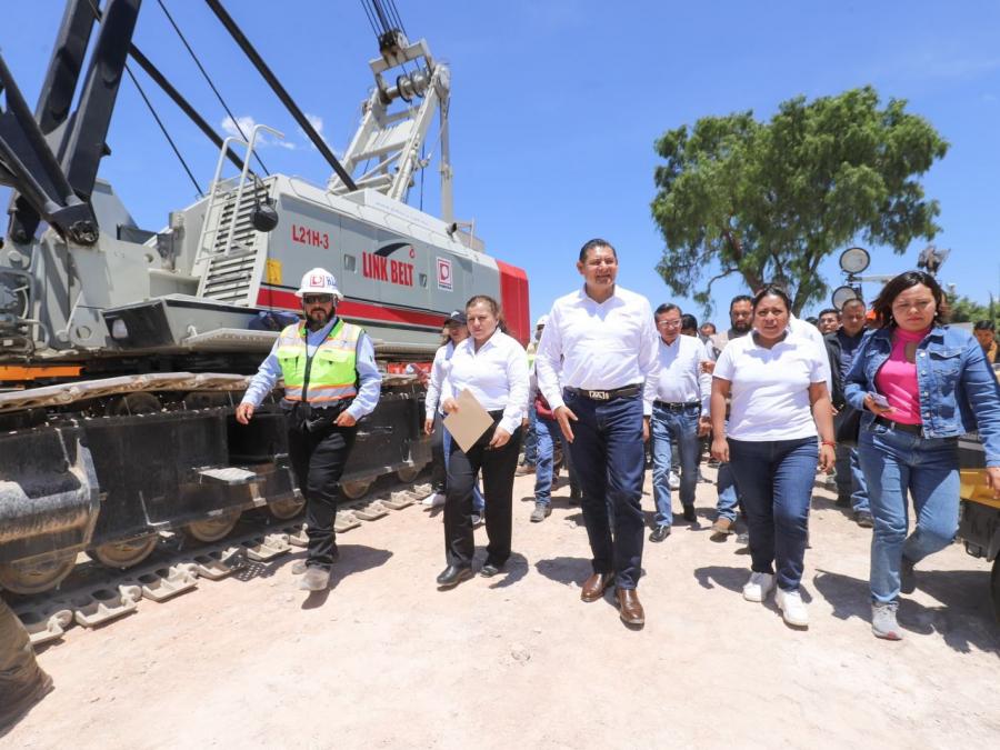 Con equipo especializado, gobierno estatal avanza en conectar 7 municipios con Puente La Panga