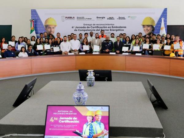 Puebla avanza en el sector energético con talento certificado