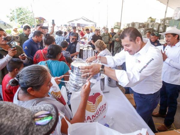 Con Tianguis del Bienestar, Gobierno Federal y Estatal regresan al pueblo lo robado