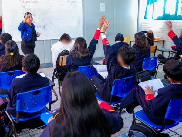 Regresan a clases más de 2 millones de estudiantes en Puebla